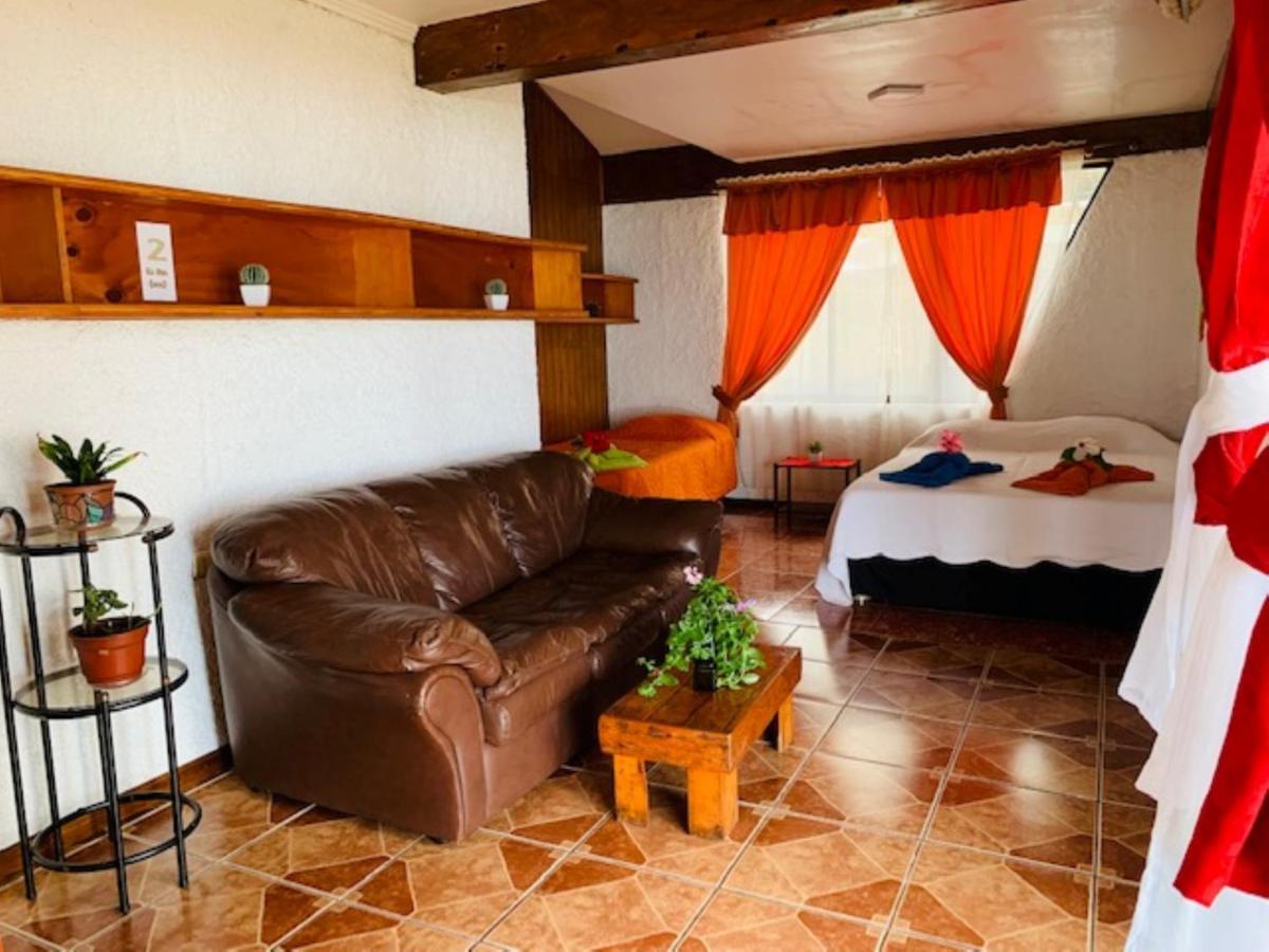 Cabanas & Hostal Tojika Hanga Roa Eksteriør bilde