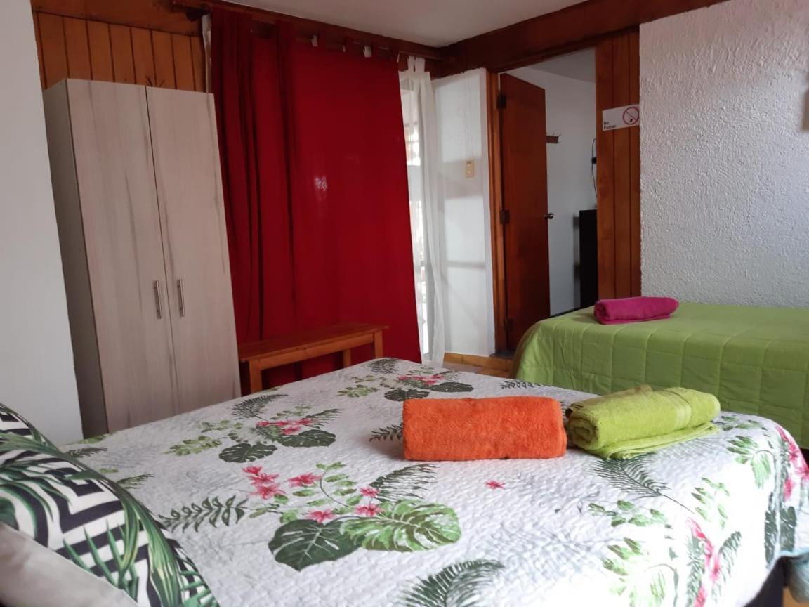 Cabanas & Hostal Tojika Hanga Roa Eksteriør bilde