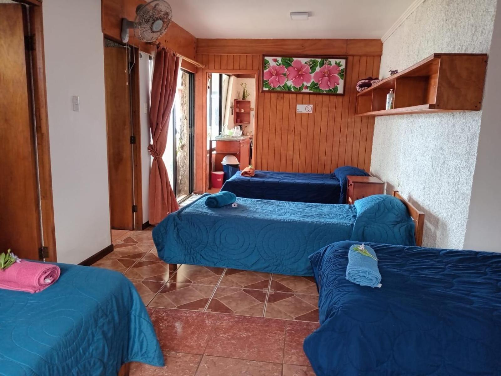 Cabanas & Hostal Tojika Hanga Roa Eksteriør bilde