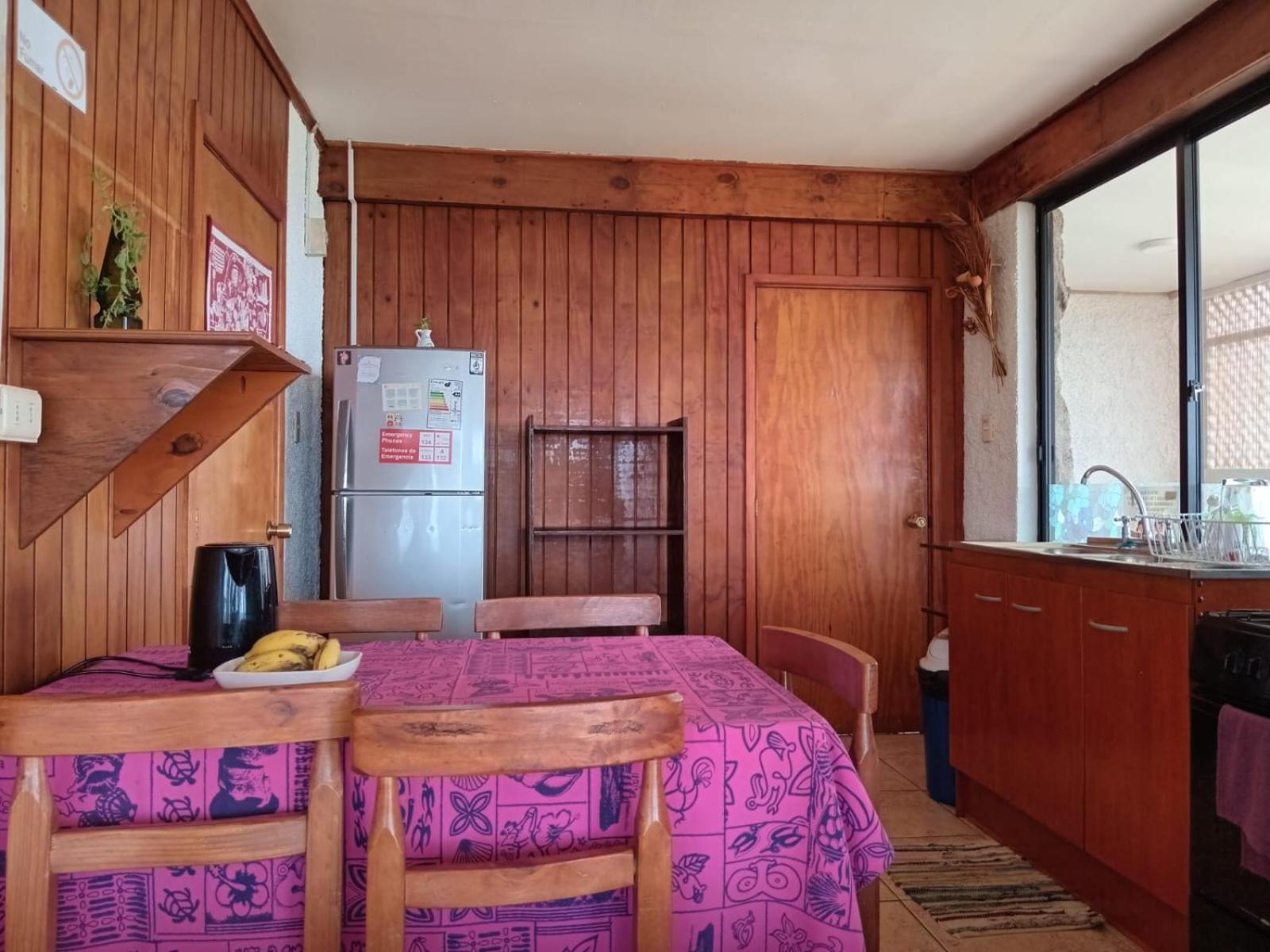 Cabanas & Hostal Tojika Hanga Roa Eksteriør bilde
