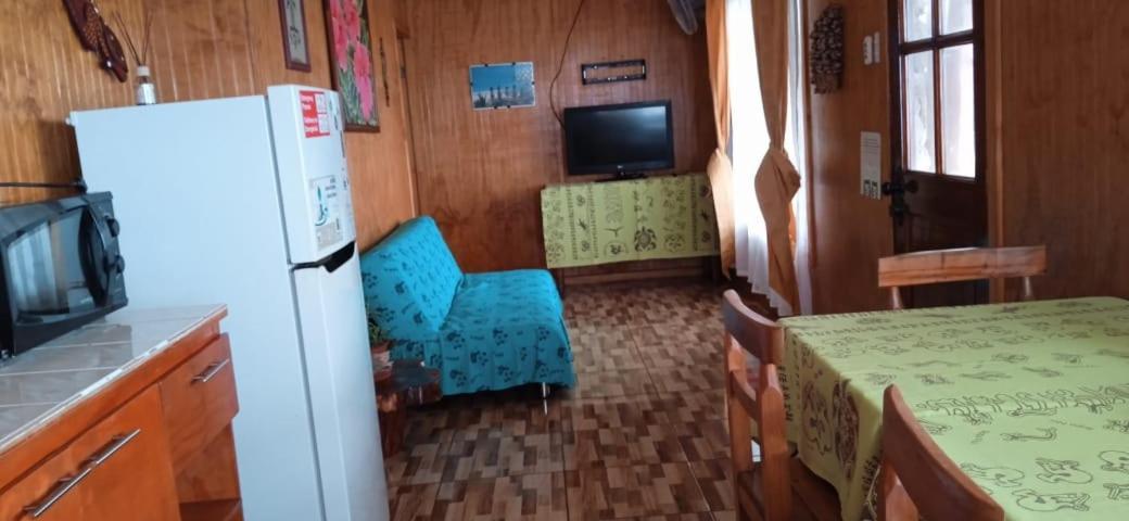 Cabanas & Hostal Tojika Hanga Roa Eksteriør bilde
